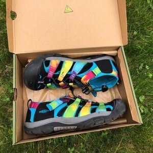 Keen Newport H2 Rainbow Tie Dye Kids 7